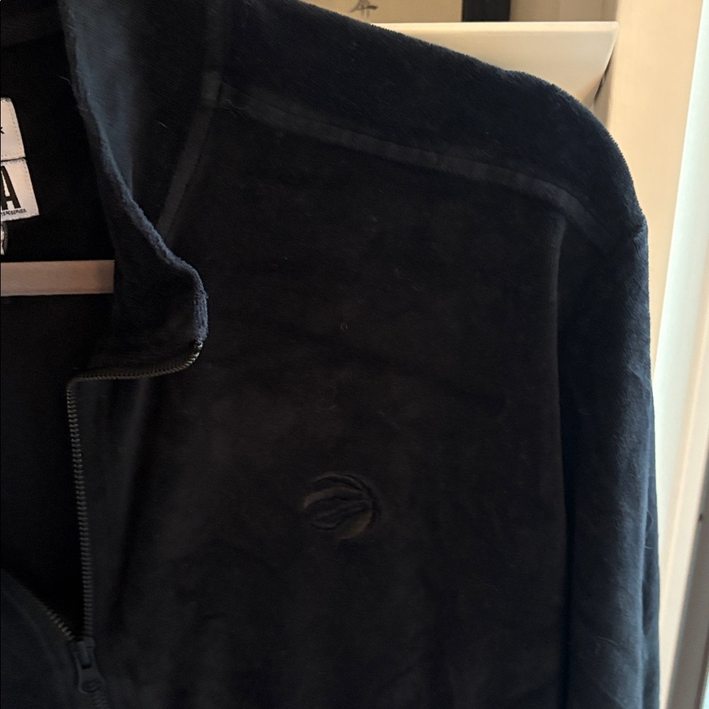 NBA Raptors Black Velour Fleece Jacket - Picture 3 of 4